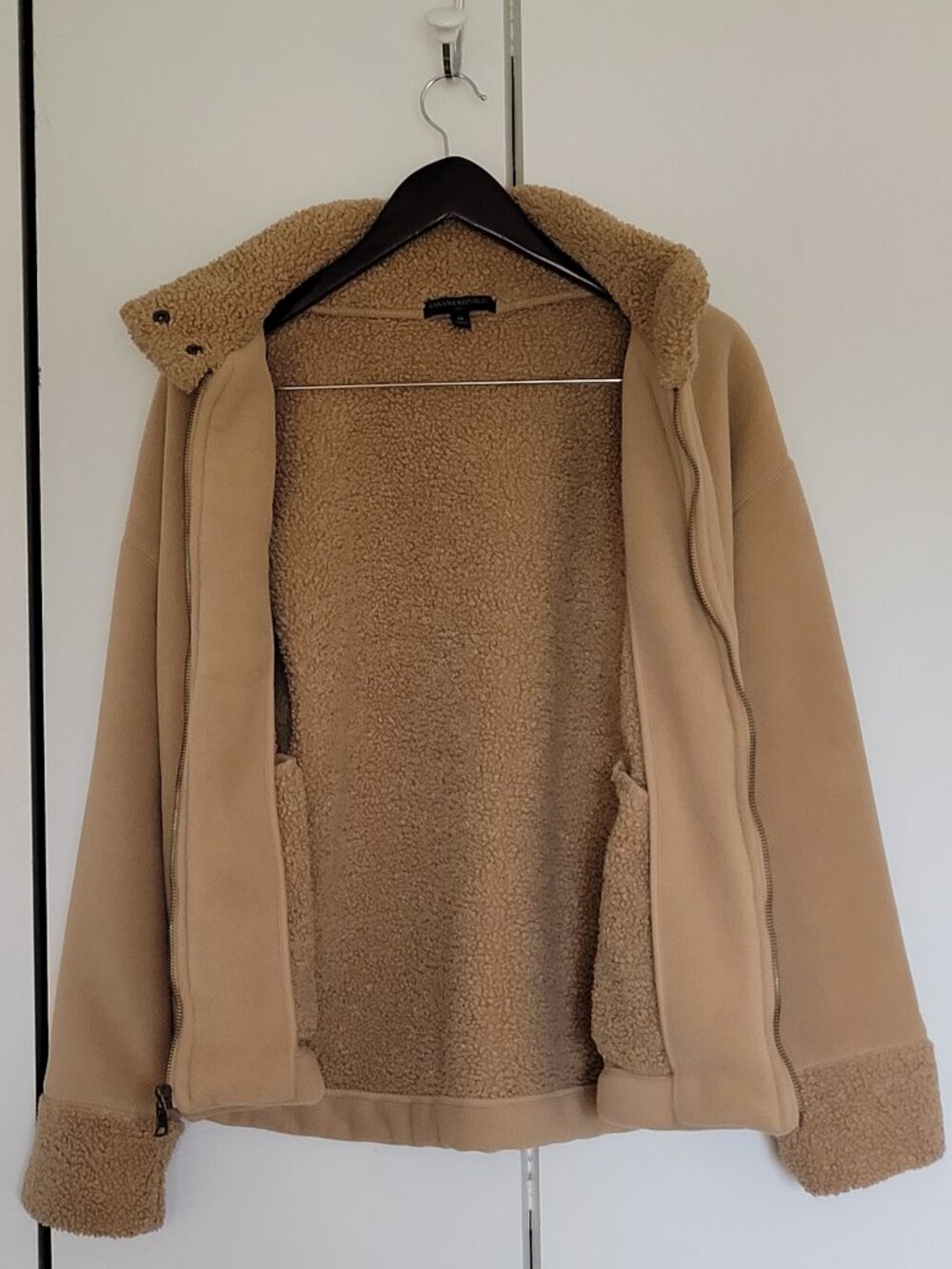 Banana Republic - faux sherpa bomber jacket, size medium, tan/camel - Picture 3 of 8